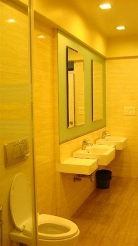 Bentley Hotel Marine Drive Bombaj Zewnętrze zdjęcie